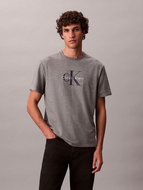 CALVIN KLEIN Polera Hero Monologo Gris