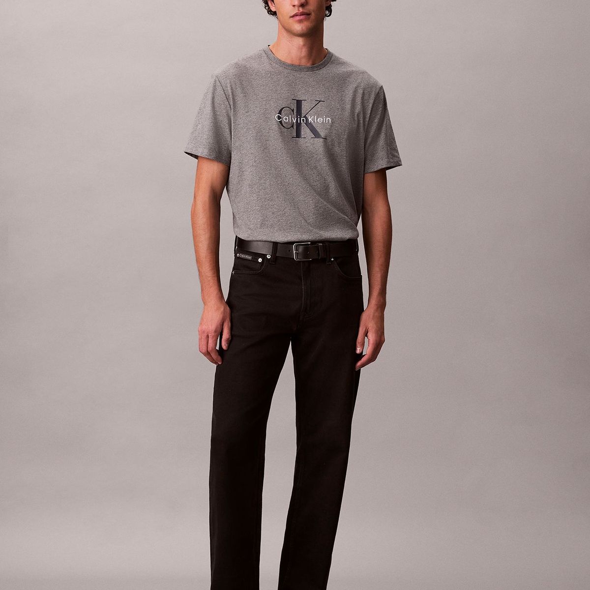 CALVIN KLEIN - Polera Hero Monologo Gris Calvin Klein