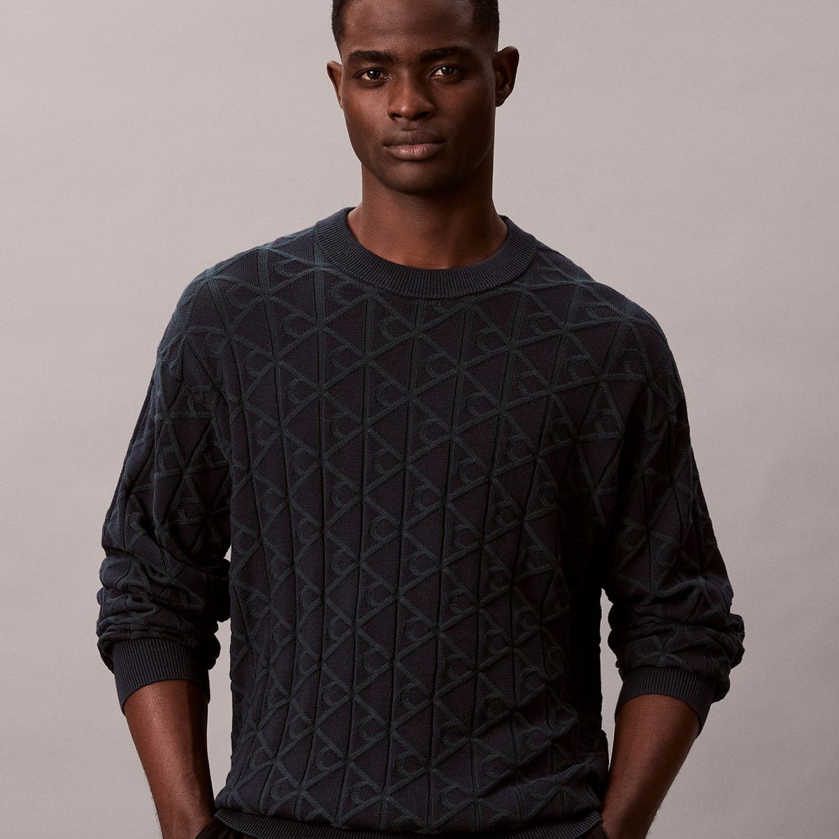 CALVIN KLEIN - Sweater con Textura de Monograma Negro Calvin Klein