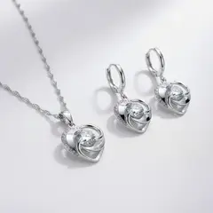 ANONIMASTORE - Conjunto Collar y Aros de plata con zirconia Corazón by Kroon