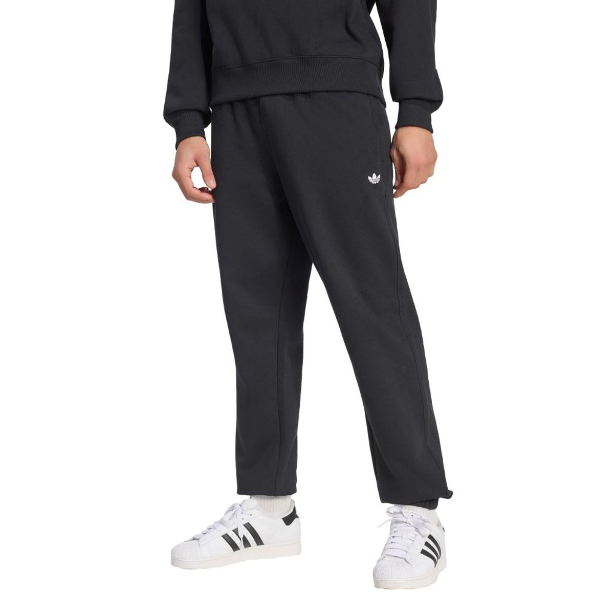 ADIDAS - Pantalón adidas Essentials Trifolio Clásico Tela Fleece