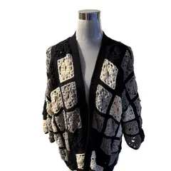 AMG ACCESORIOS - CHAQUETA TEJIDA A CROCHET DISEÑO EXCLUSIVO HECHA A MANO