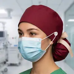 MARINA COLORINA - Gorro clínico con botón e interior de satin color Burdeo