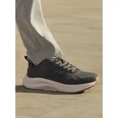 16 HRS - Zapatilla Deportiva Hombre