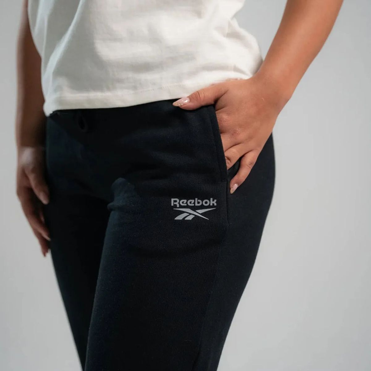 REEBOK - Pantalón Reebok Deportivo Mujer Classics Small Logo Ft Cuff Pant