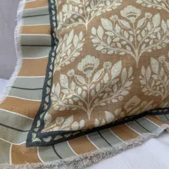 GALDANA - Cojín con relleno estampado reversible. Flor de Loto, 50x50cm, 100% Algodón
