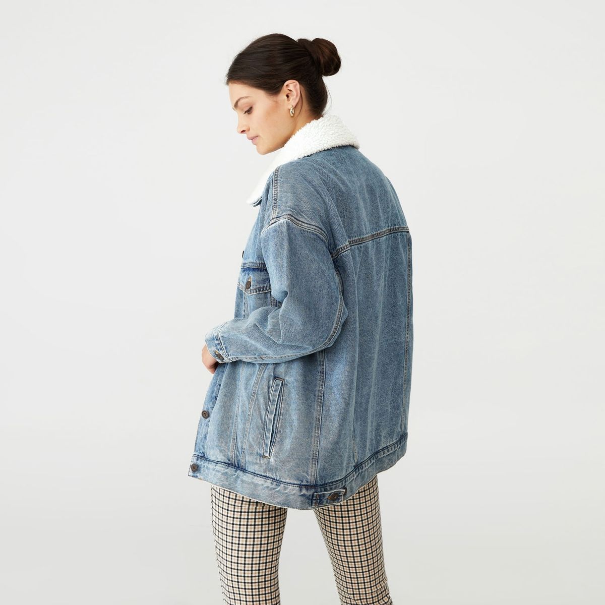 COTTON ON - Chaqueta Sherpa Oversive Curve Mujer