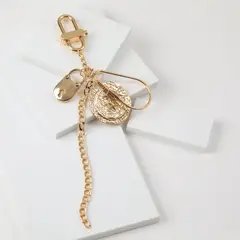 FREELOSOPHY - Charm Noa Dorado