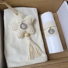 MARIA AMIRA - PACK REGALO BAUTIZO BEBÉ CIRIO + TUTO+ CUNERO