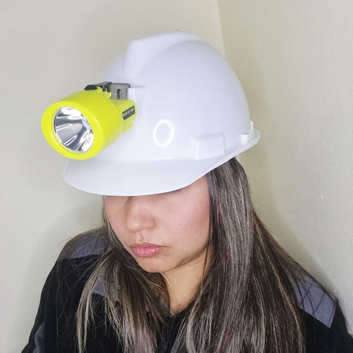 Lampara minera ZEUS 10000 LUX recargable para casco con IP65, marca RESISTOR - Foto 2