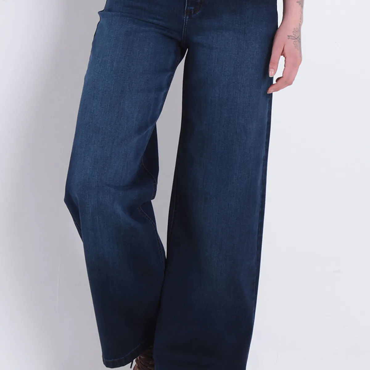WADOS - JEANS MUJER WIDE TIRO ALTO PRETINA BASICA UN BOTON
