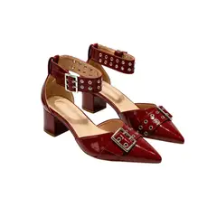 SHOES AND SHOES - Zapatos Mujer Tacones de Charol con Tachuelas y Hebillas - Elegancia Audaz