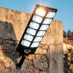 GLOBAL LATIN GROUP - Foco LED Exterior Reflector 504 con sensor y control remoto