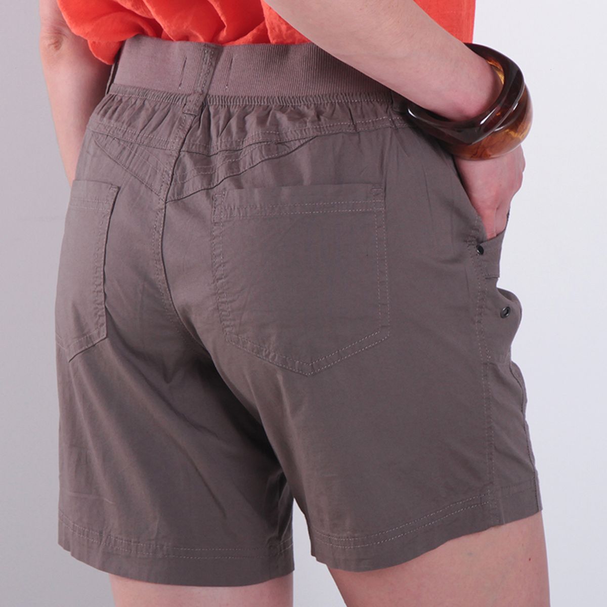 WADOS SHORT CARGO TIRO ALTO PRETINA BASICA 1 BOTON ⚡𝗖𝘆𝗯𝗲𝗿 | Falabella Chile