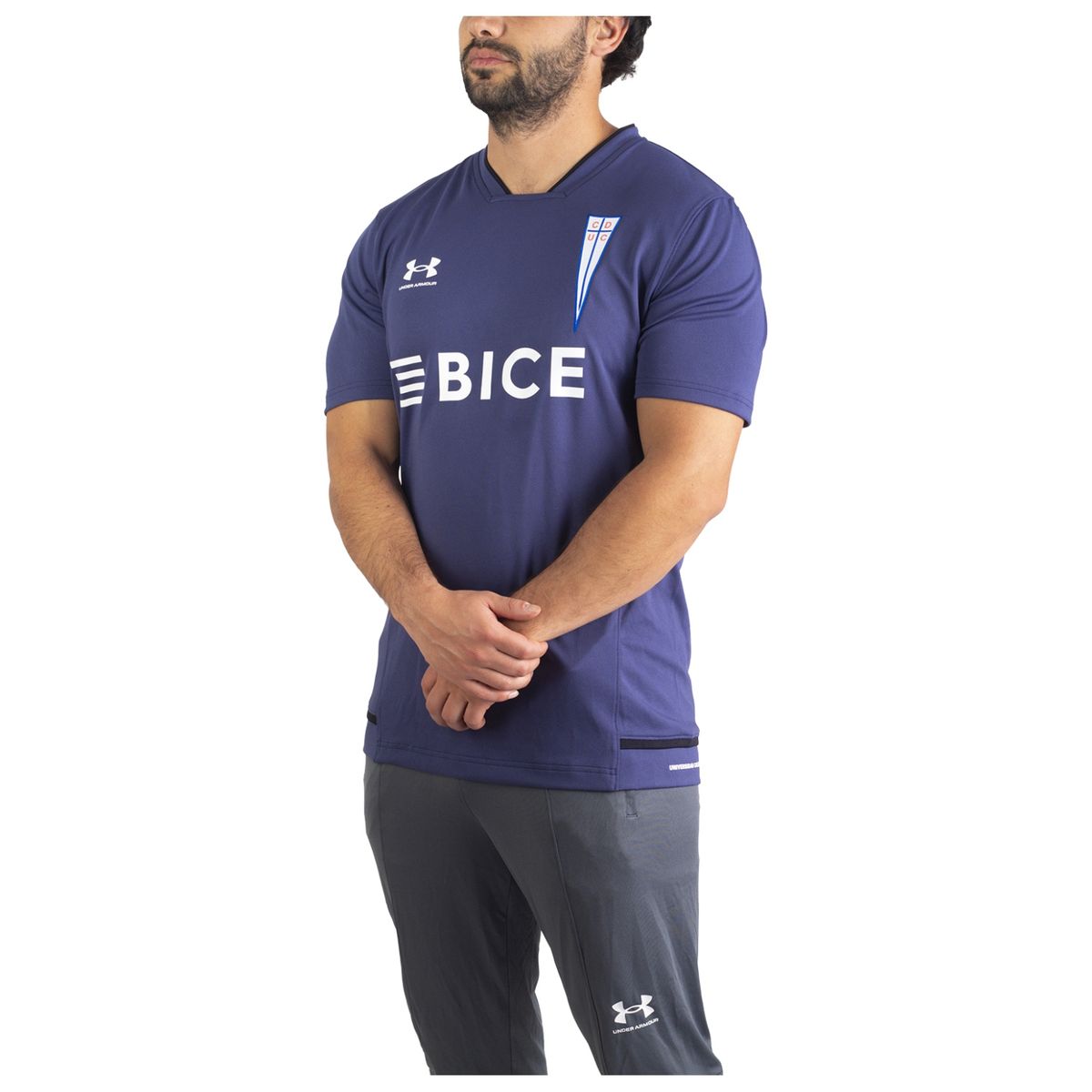 UNDER ARMOUR - Camiseta Entrenamiento Universidad Católica