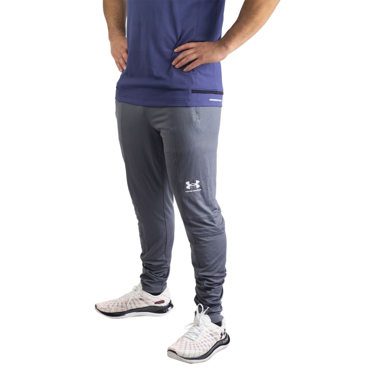 UNDER ARMOUR - Pantalón de Buzo Universidad Católica