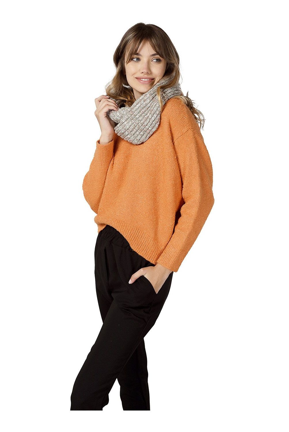 ONNORA - Sweater Globotejido Boucle Liso Cuello Redondo.