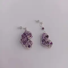 GENERICO - Aros Asimétricos de Plata con Corazones y Piedras Moradas