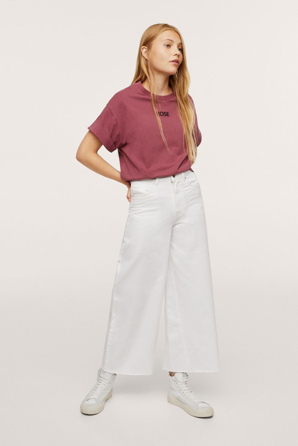 MANGO TEEN - Polera Manga Corta Mensaje Bordado Niña