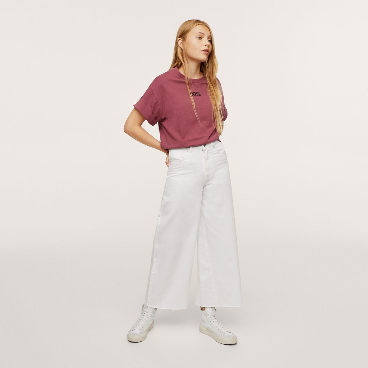 MANGO TEEN - Polera Manga Corta Mensaje Bordado Niña