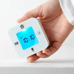 IKEA - KLOCKIS N despertador 7x7 blanco LVM