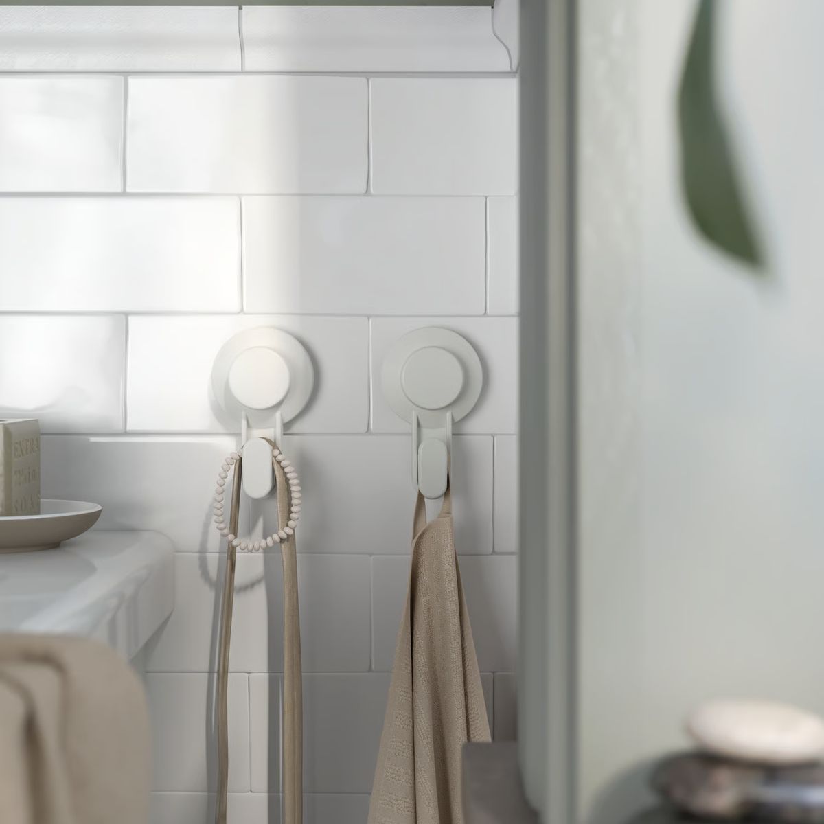 IKEA - Percha con ventosa TISKEN, blanco