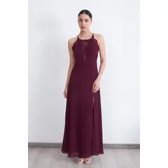 NICOPOLY - Vestido Largo Halter Detalle Encaje Burdeo