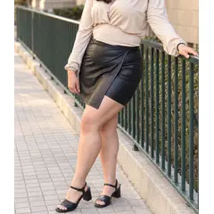 UNIK'S - FALDA SHORT ECOCUERO