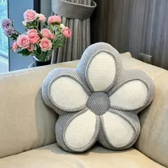 GENERICO - Cojin Decorativo En Forma De Flor Con Cinco Petalos En Tonos Blanco/Gris