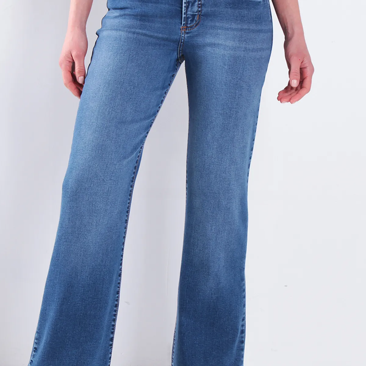 WADOS JEANS MUJER RECTO TIRO ALTO PRETINA BASICA UN BOTON | Falabella Chile