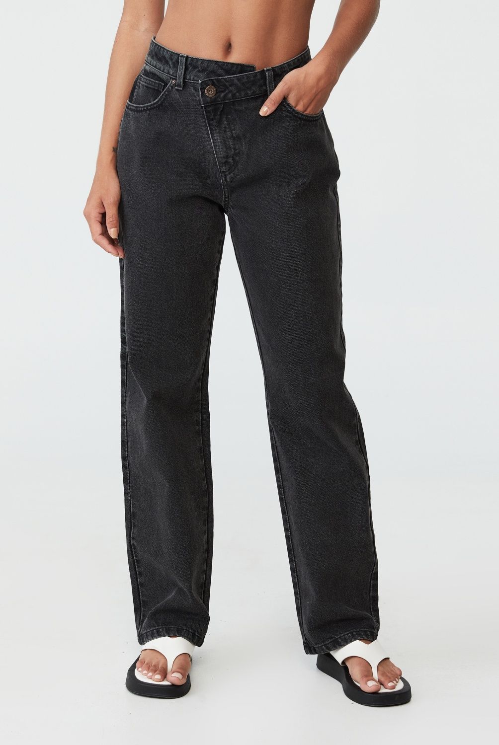 COTTON ON - Cotton On Jeans Mom Cruzado Relaxed Leg Tiro Medio Mujer
