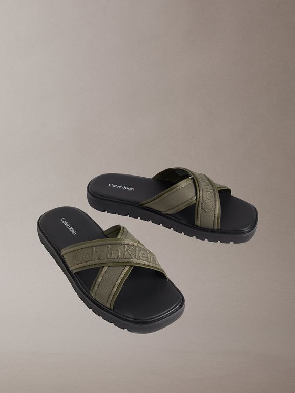Sandalias Moldeadas con Tiras Cruzadas Verde