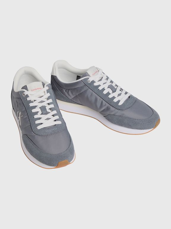 Zapatillas Urbanas Retro Runner con Mix de Texturas Gris