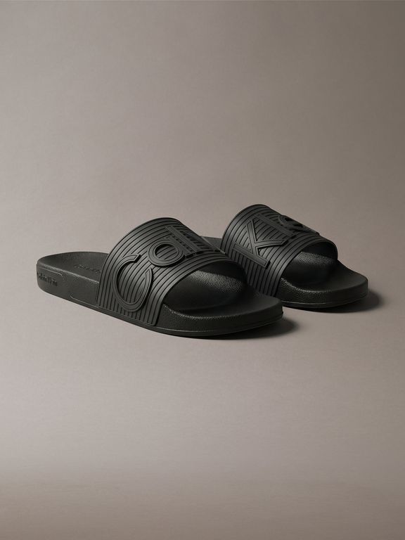 Sandalias con Logo en Textura Negro
