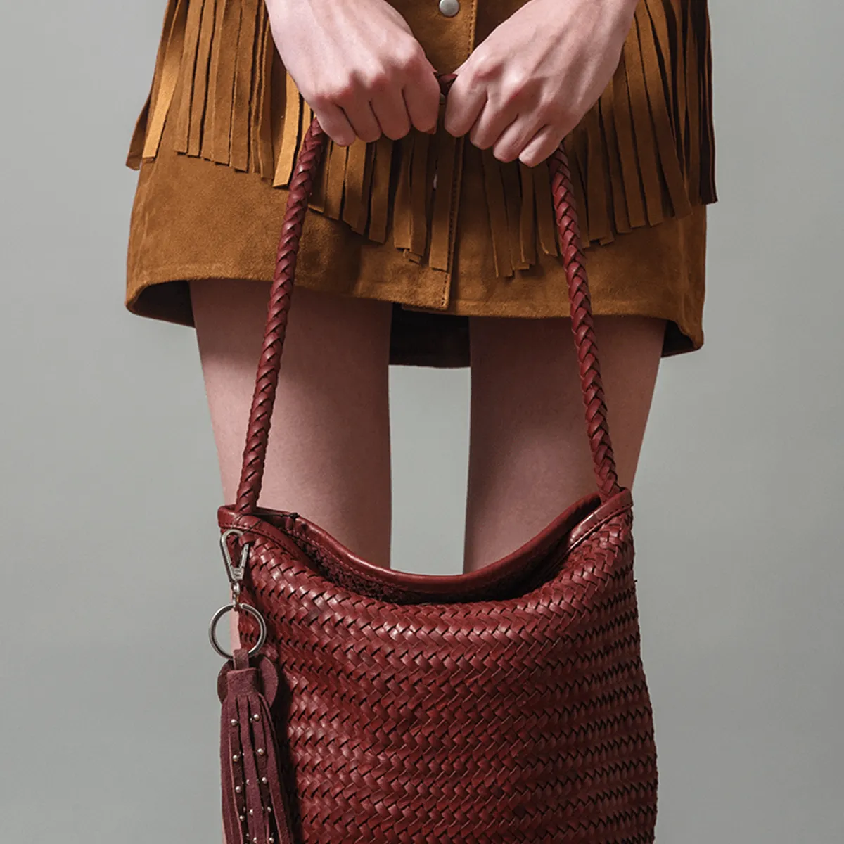BOR Cartera Mediana Trenzada Cuero Bor Mujer Color Burdeo | Falabella Chile