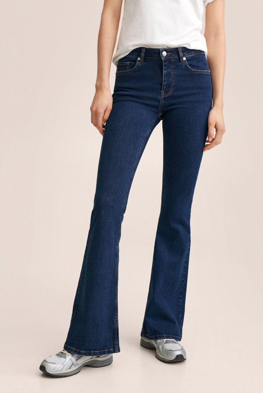 MANGO - Jeans Flare Tiro Medio Mujer Mango