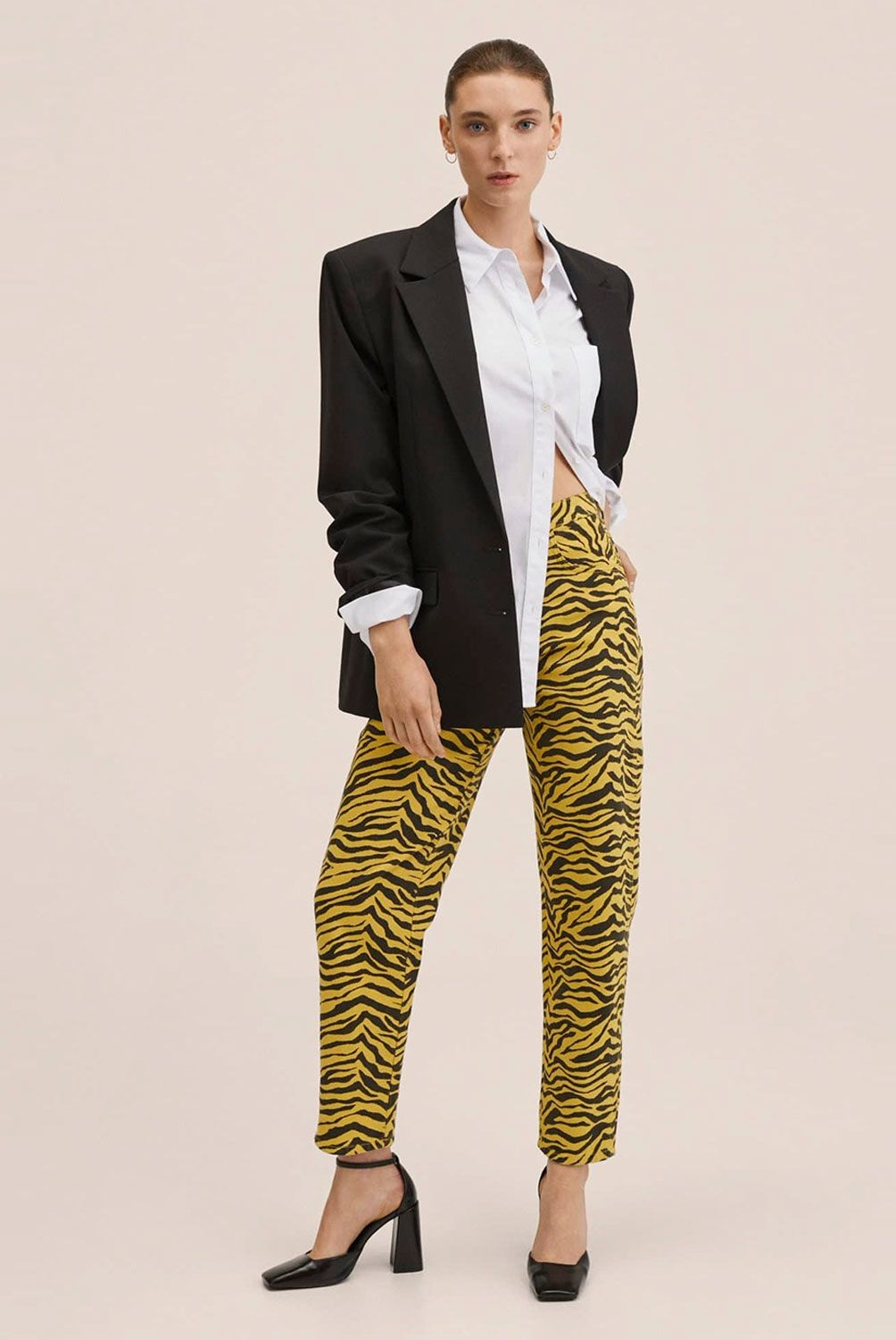 MANGO - Jeans Mom Cowboy Tiro Alto Mango