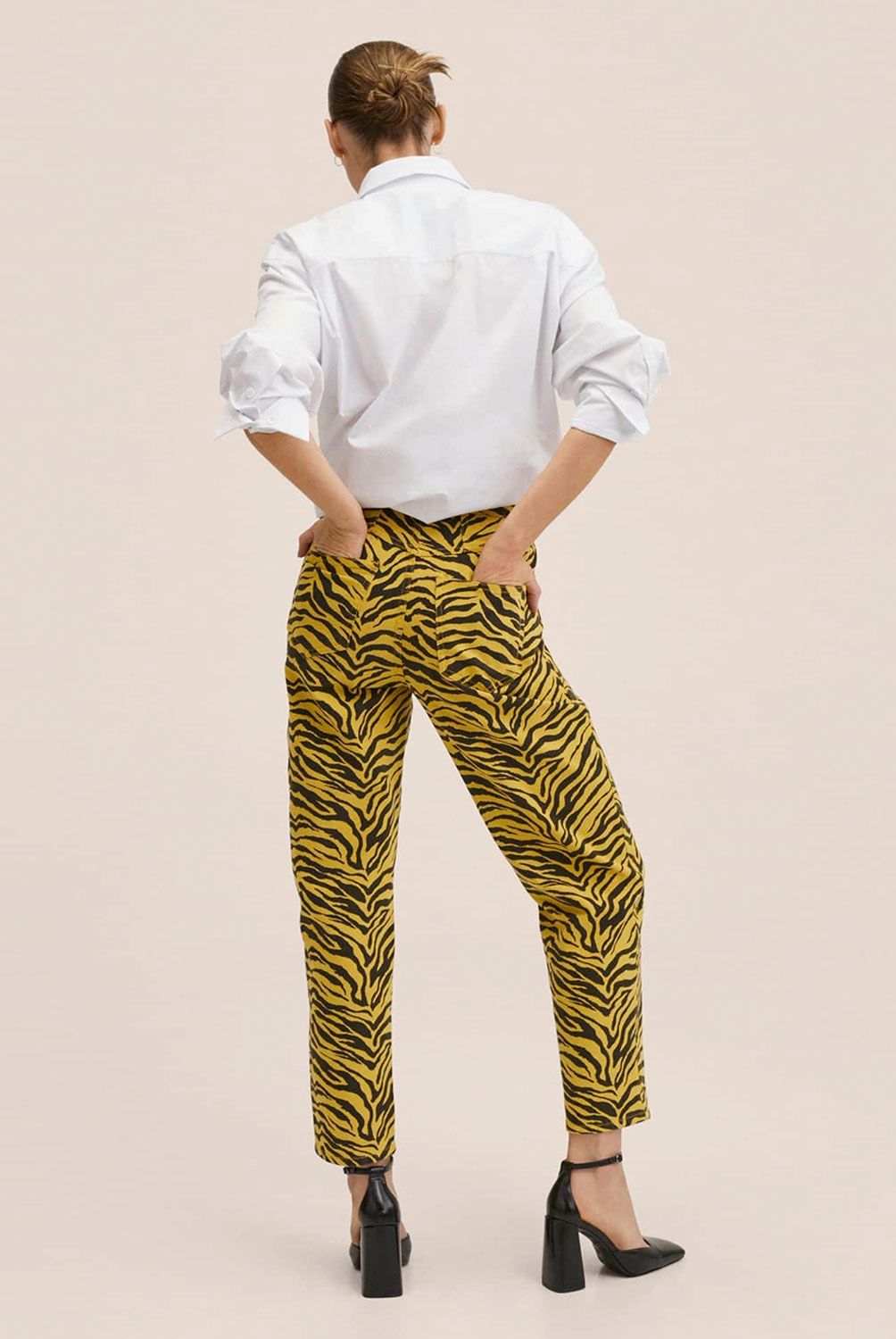 MANGO - Jeans Mom Cowboy Tiro Alto Mango