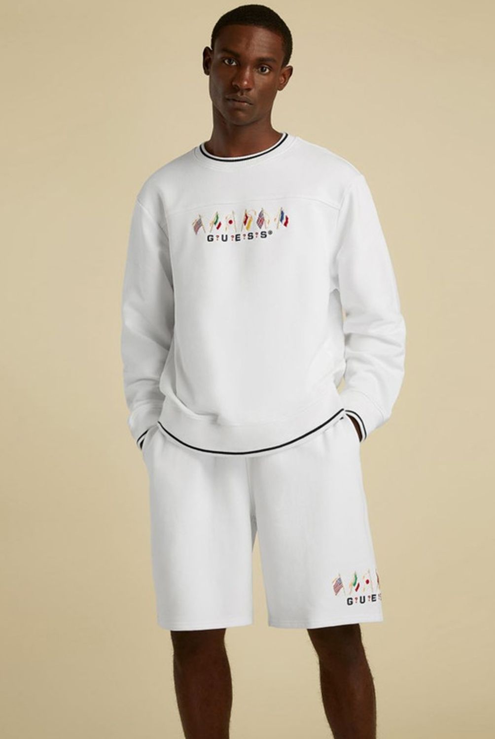 GUESS - Poleron   Su Games Flag Crewneck
