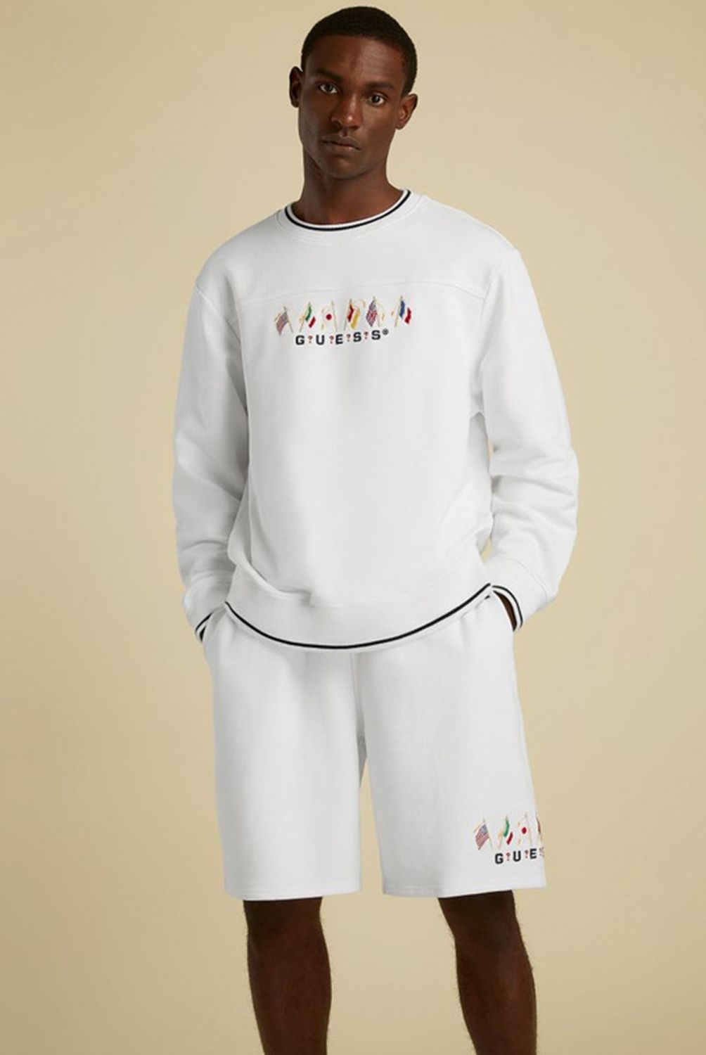 GUESS - Poleron   Su Games Flag Crewneck