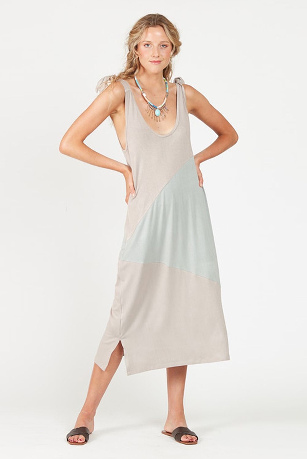 FASHIONS PACIFIC - Vestido Viaressa Beige con Girs