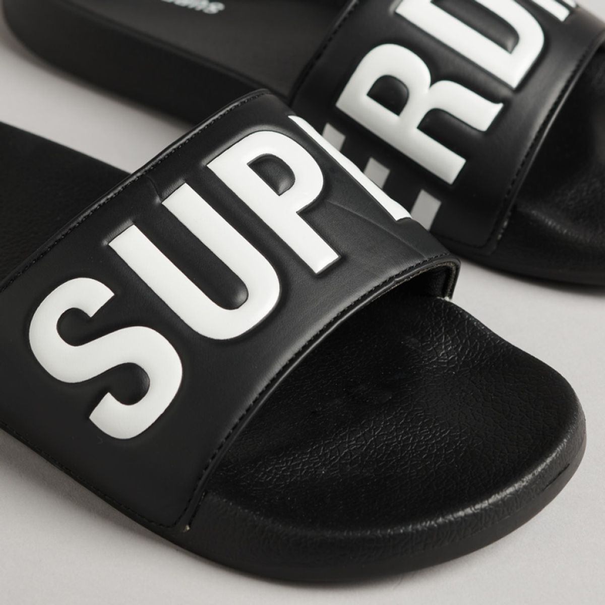 SUPERDRY - Sandalia Hombre Negra Superdry