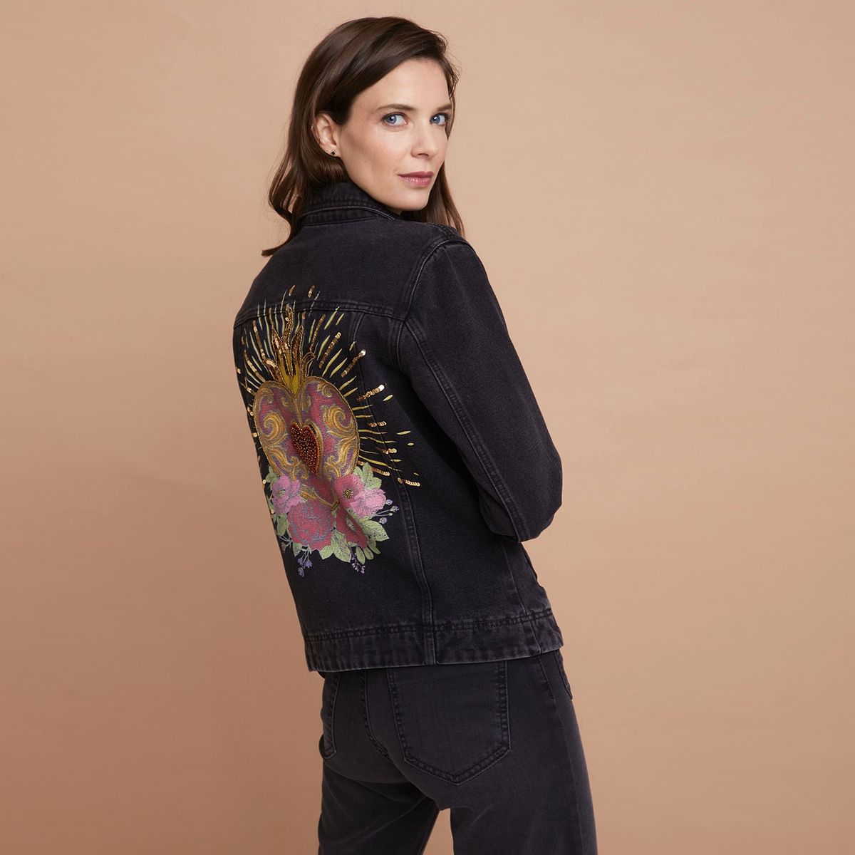 APOLOGY - Chaqueta Mujer Bordada Corazón Fundación Nuestros Hijos Cecilia Bolocco para Apology