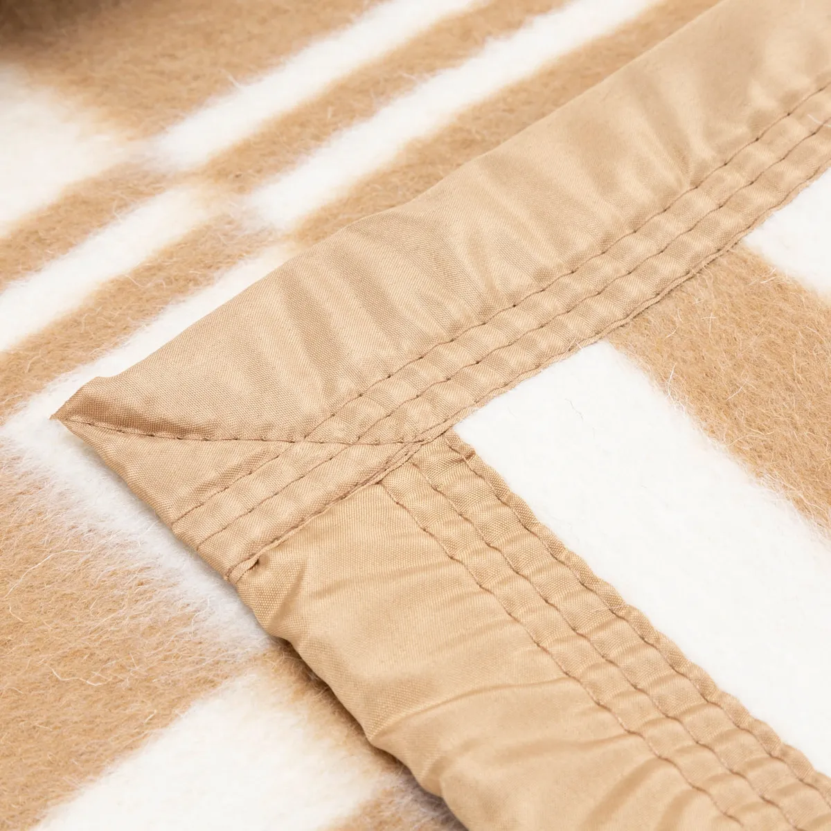 MICA - Frazada Lana Mica Diseño Escocés Beige