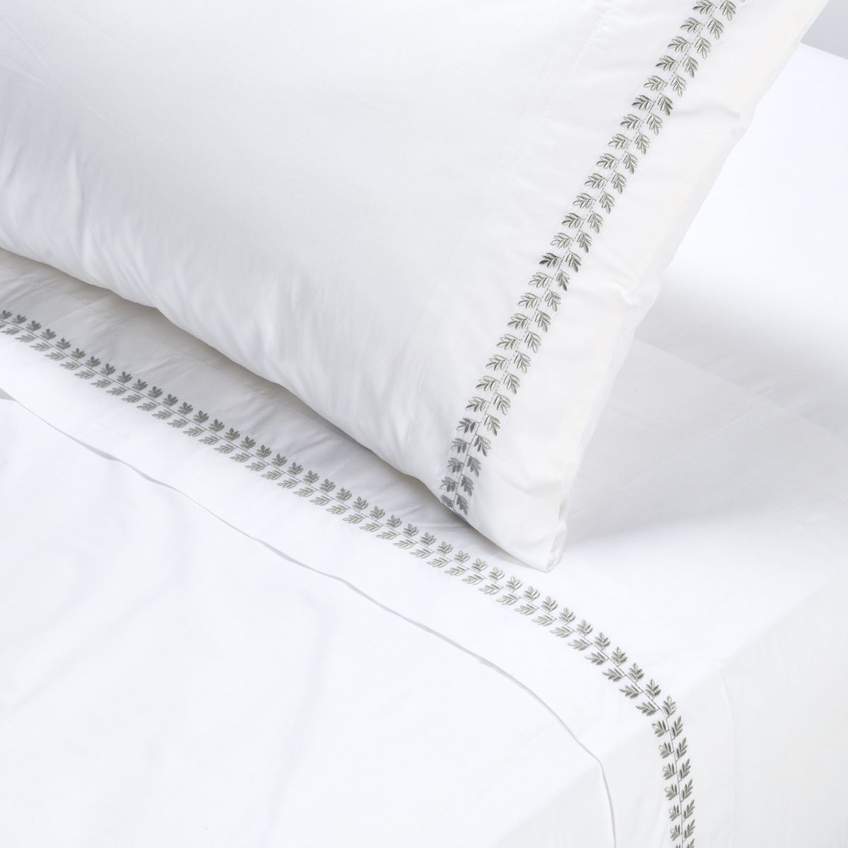 ROSEN - Juego de Sábanas 220 Hilos Bordada Hoja Rosen