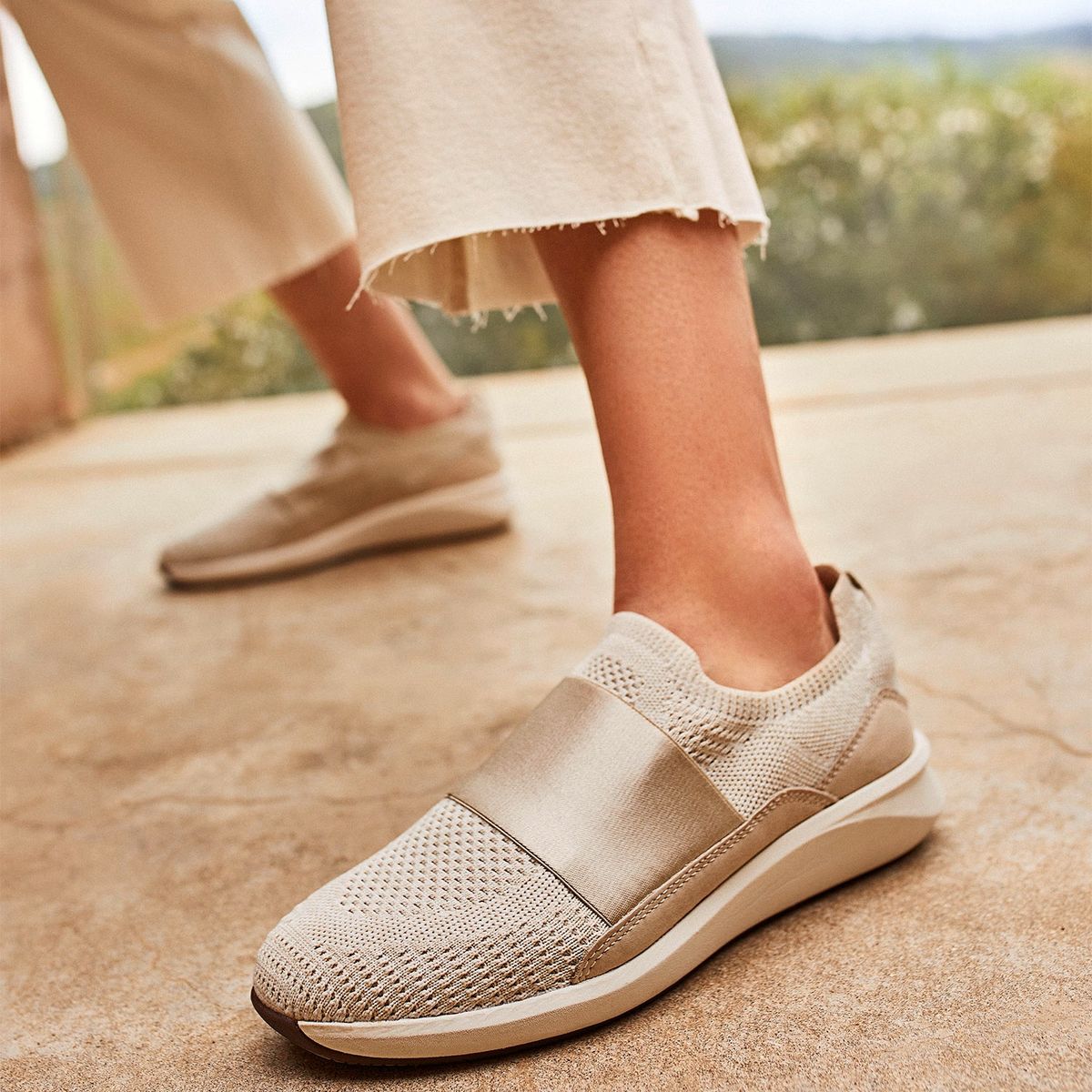 CLARKS - Zapatilla Urbana Mujer Beige Clarks