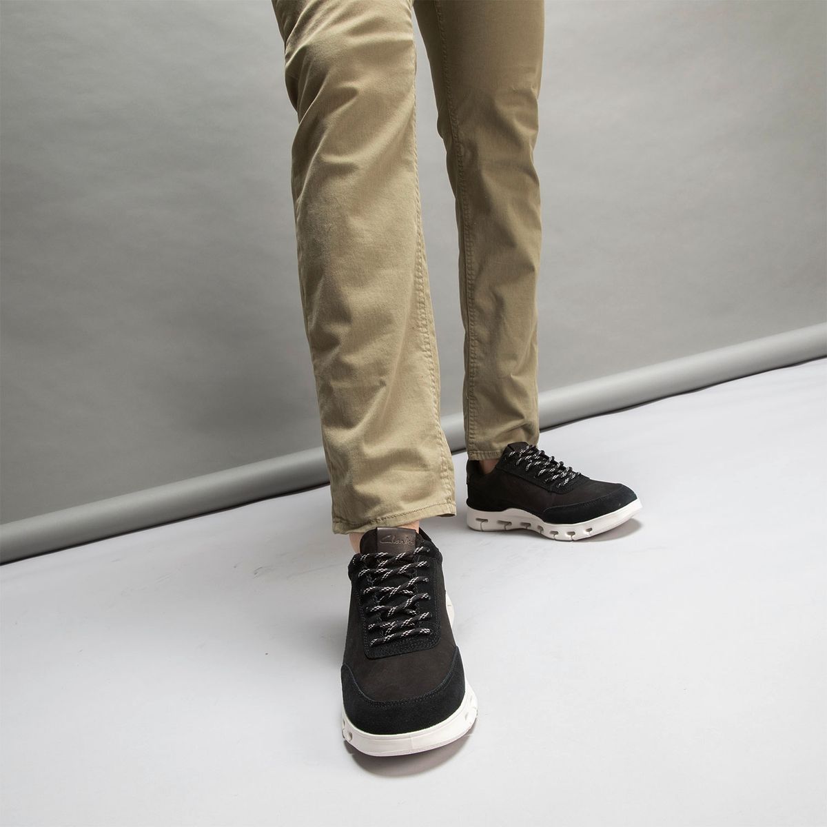 CLARKS - Zapatilla Urbana Hombre Cuero Negro Clarks