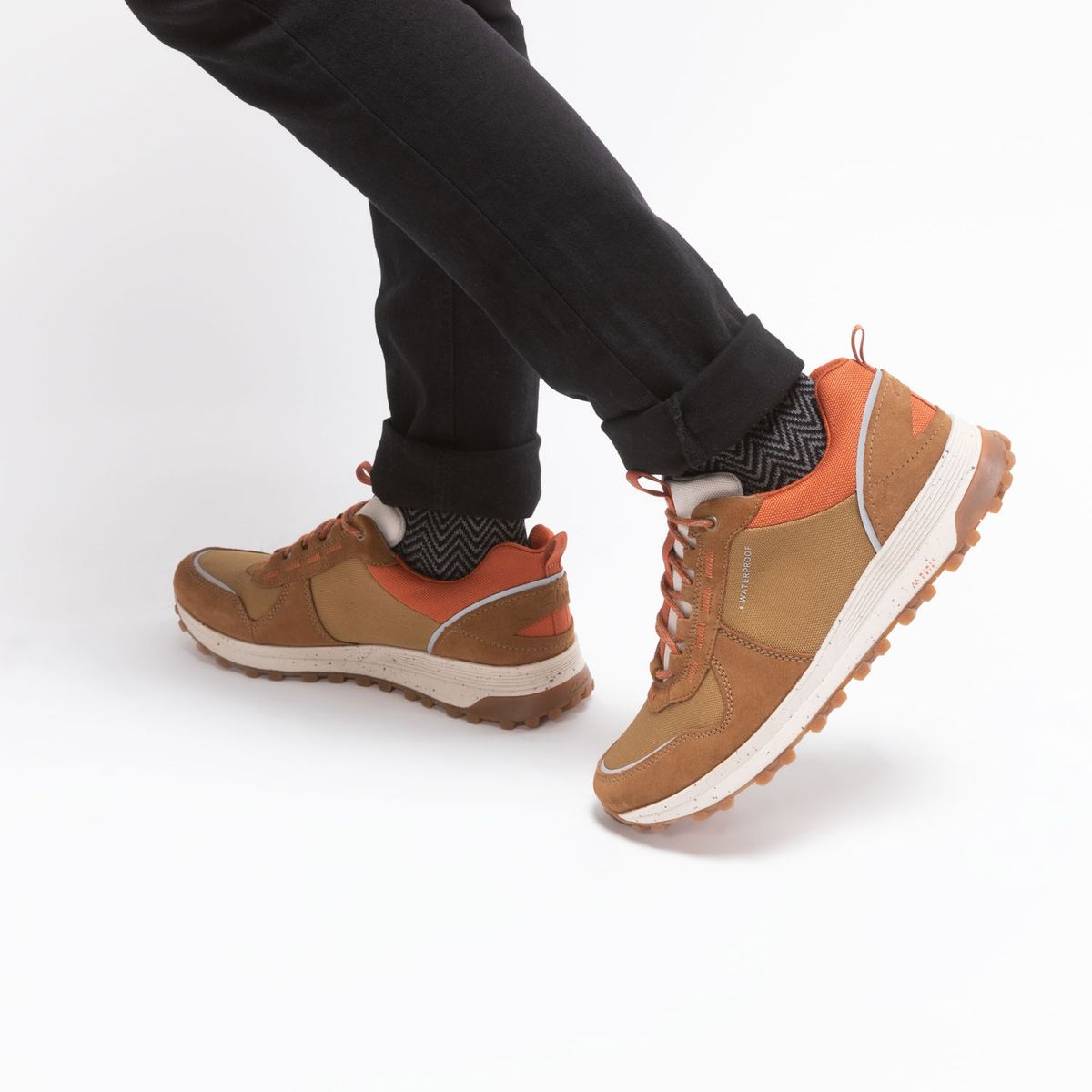 CLARKS - Zapatilla Urbana Cuero Hombre Café Clarks