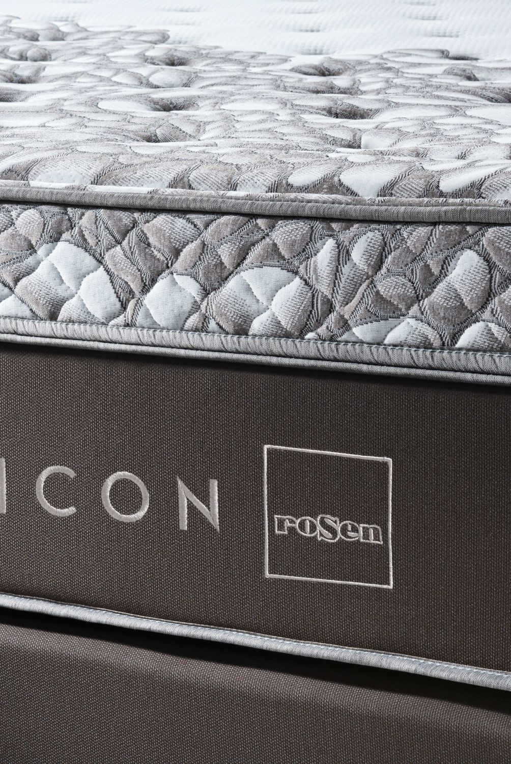 ROSEN - Cama Europea Icon 2 Plazas + Muebles Ray Rosen