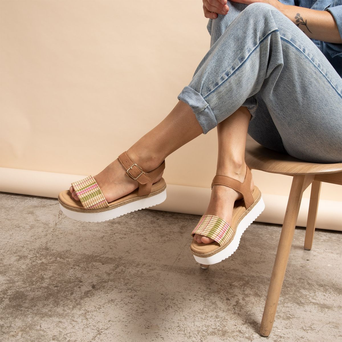CLARKS - Sandalia Mujer Cuero Beige Clarks